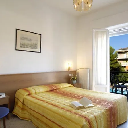 Hotel Royal Esplanade 3* Diano Marina